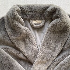Minky Couture Ultra Thick‎ Gray Plush Belted Robe with Pockets - Size M/L
